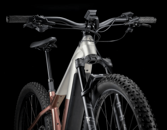 Elektrobicykel Trek Powerfly+ 8 Gen 5 Satin Lunar Silver/Bronze Age 2026