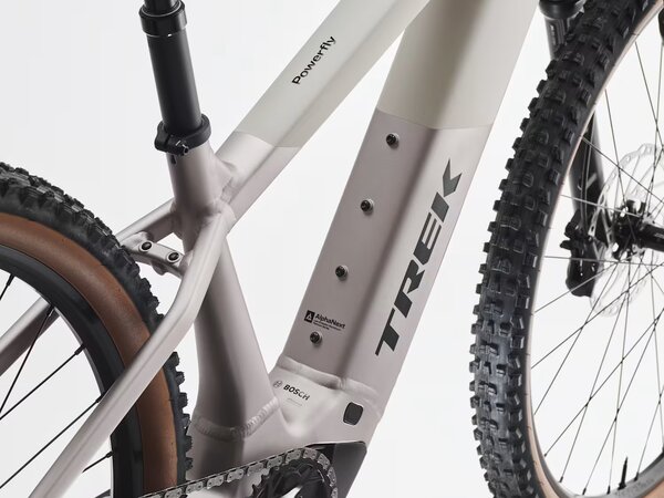 Elektrobicykel Trek Powerfly+ 8 Gen 5 Buff Beige/Supernova 2027