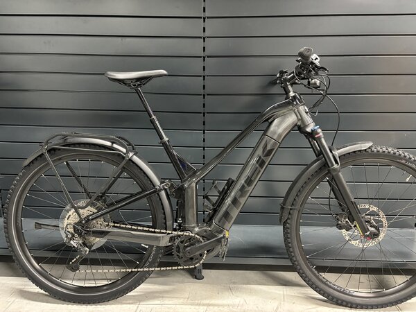 Testovaný elektrobicykel Trek Powerfly FS 4 Equipped Matte Dnister Black /Gloss Trek Black 2023