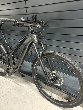 Testovaný elektrobicykel Trek Powerfly FS 4 Equipped Matte Dnister Black /Gloss Trek Black 2023