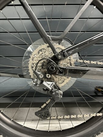 Testovaný elektrobicykel Trek Powerfly FS 4 Equipped Matte Dnister Black /Gloss Trek Black 2023