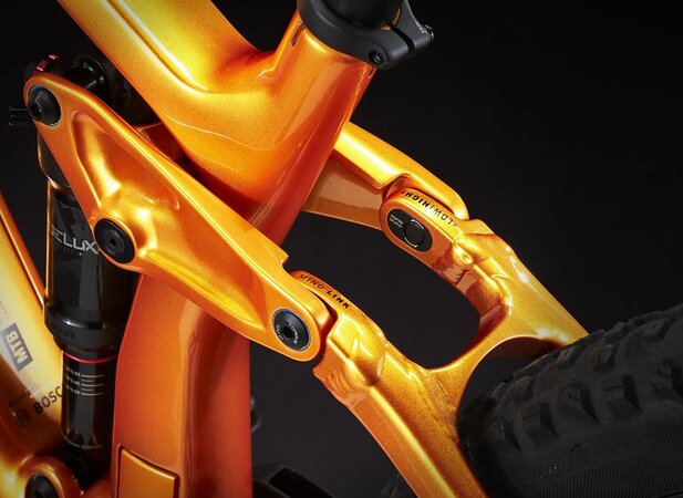 Elektrobicykel Trek Rail 9.5 Factory Orange/Lithium Grey 2022