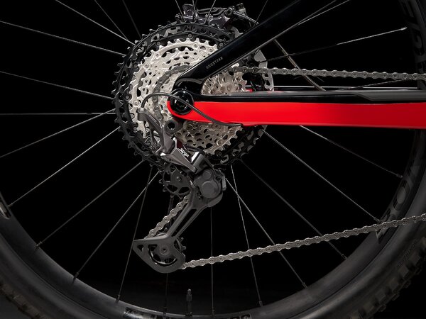 Elektrobicykel Trek Rail 9.8 XT Black/Marigold to Red Fade 2022