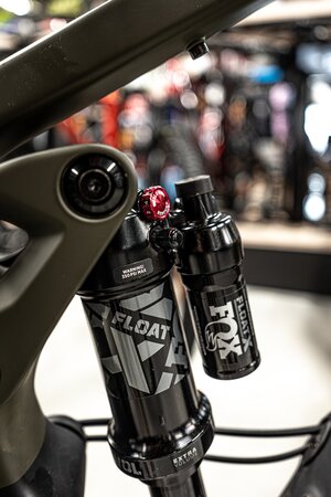 Elektrobicykel Trek Slash+ 9.7 SLX/XT Olive Drab 2025