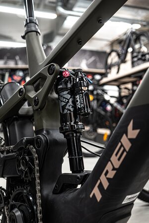 Elektrobicykel Trek Slash+ 9.7 SLX/XT Olive Drab 2025