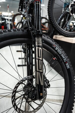 Elektrobicykel Trek Slash+ 9.9 X0 AXS T-Type Mercury 2025