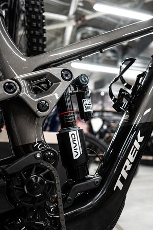 Elektrobicykel Trek Slash+ 9.9 X0 AXS T-Type Mercury 2025