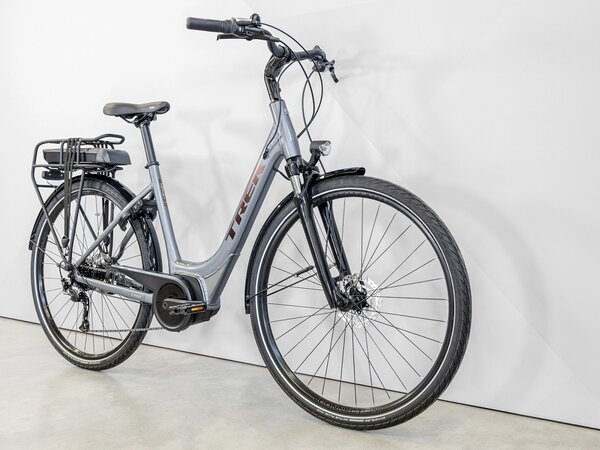 Elektrobicykel Trek Verve+ 1 Lowstep 500Wh Galactic Grey 2023