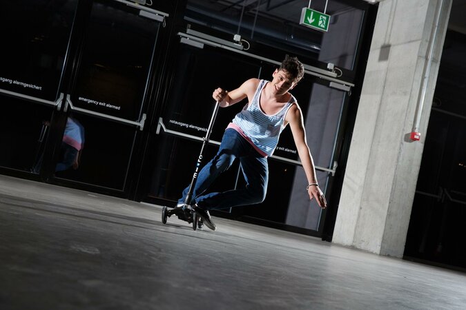 Micro Kickboard Compact Black "výstavný kus"