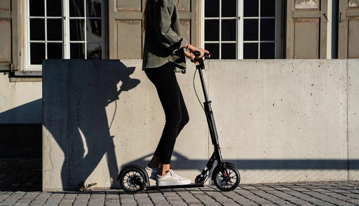 Kolobežka Micro Metropolitan Deluxe Black