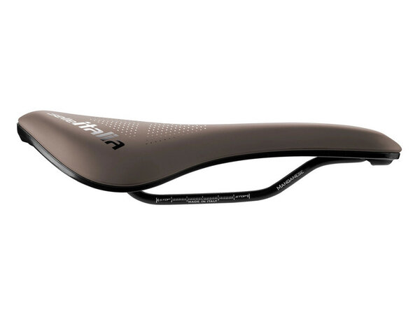 Cyklistické sedlo Selle Italia NOVUS Boost EVO Gravel TM Superflow Brown Cyklistické sedlo Selle Italia NOVUS Boost EVO Gravel TM Superflow Brown