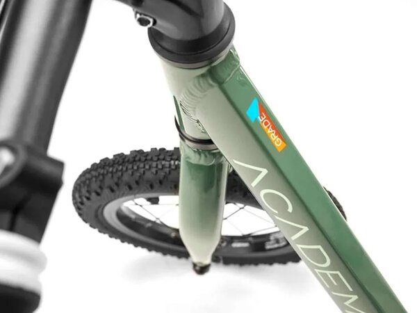 Odrážadlo Academy Grade 1 Zelená