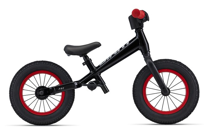 Odrážadlo Giant Pre Black 2024