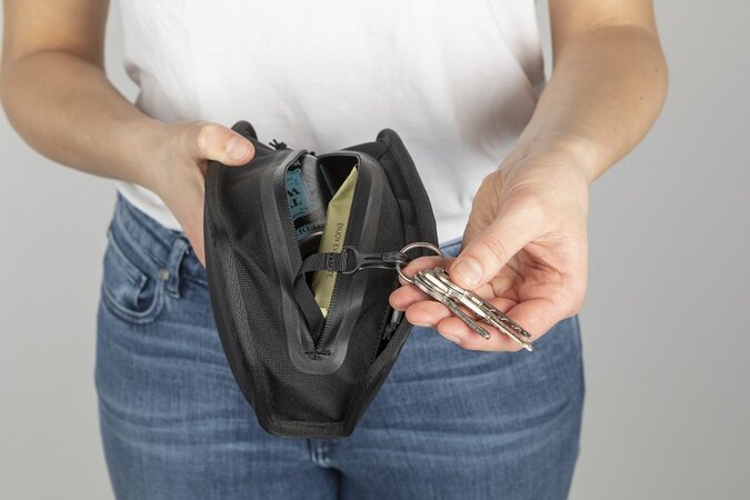 Kapsička Fidlock Twist Essential Bag Čierna