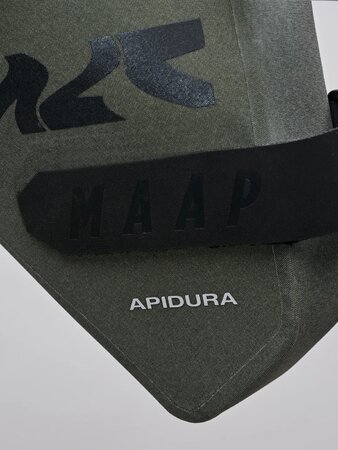 Cyklistická brašňa MAAP x Apidura Frame Pack 1L Loam