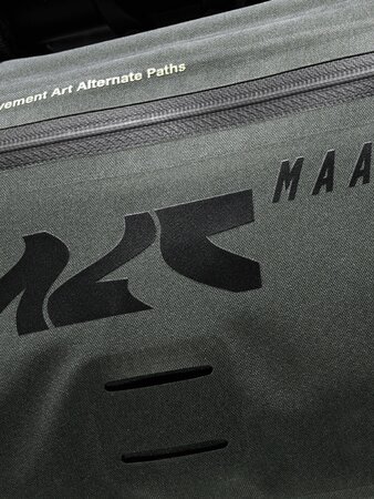 Cyklistická brašňa MAAP x Apidura Handlebar Pack Loam