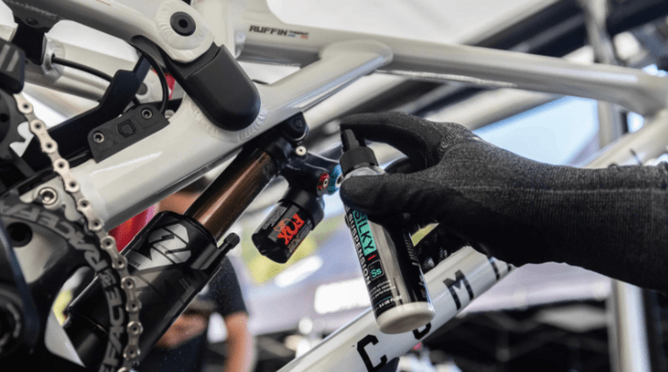 Mazivo na tlmiče Muc-Off Silky Suspension Serum 100ml