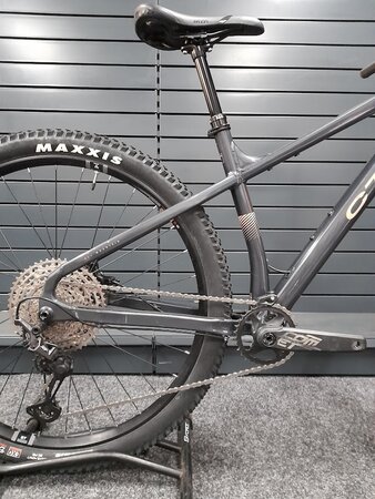 Testovaný bicykel CTM Zephyr Limited Matná Antracitová B-KH-6