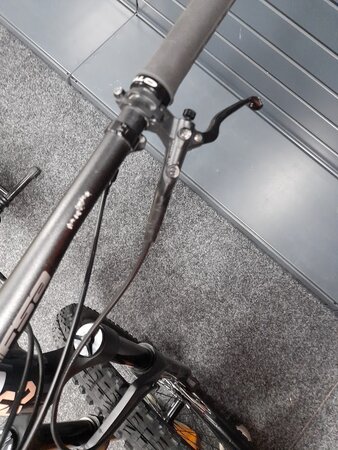 Testovaný bicykel CTM Zephyr Limited Matná Antracitová B-KH-7