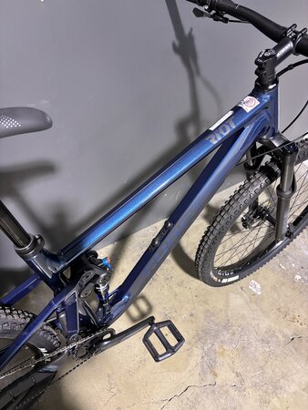 Testovaný bicykel Ghost Riot Trail 29 Dirty Blue/Black 2023
