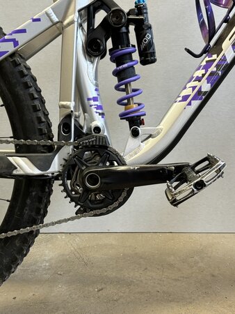 Testovaný Bicykel Ghost Riot Trail Full Party Silver/Electric Purple 2022