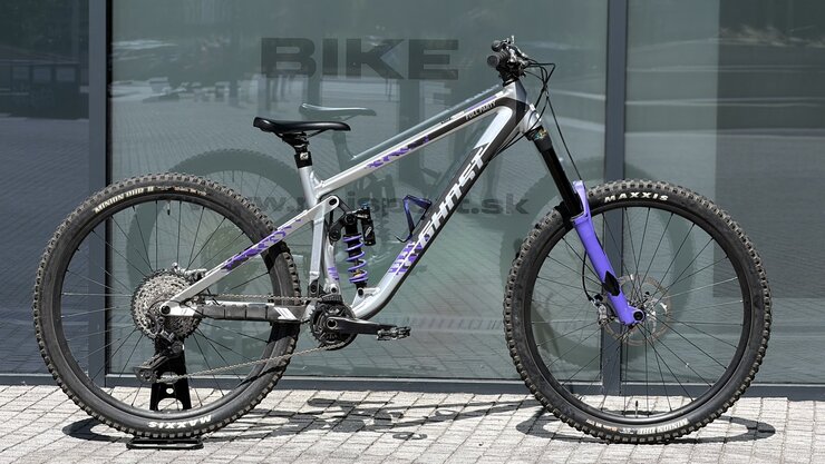Testovaný bicykel Ghost Riot Trail Full Party Silver/Electric Purple R002