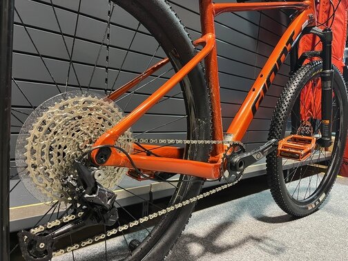 Testovaný Bicykel Giant XTC SLR Grenadine 2022