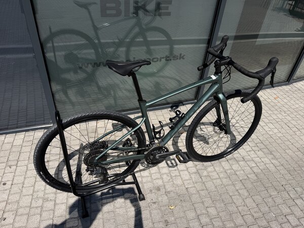 Testovaný bicykel Giant Revolt 1 Alpine Green 2026