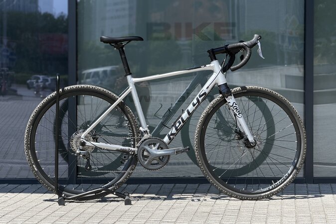 Testovaný bicykel Kellys Soot 30 Silver R216