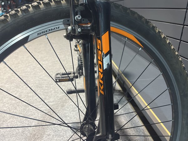 Testovaný Bicykel Kross Hexagon 2.0 Black/Orange/Grey Glossy 2022 R18