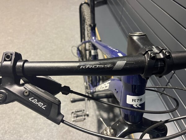 Testovaný Bicykel Kross Level 4.0 Navy Blue/White Glossy 2022 R76