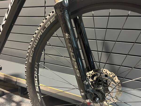 Testovaný Bicykel Kross Level 5.0 Black/Silver Glossy 2022