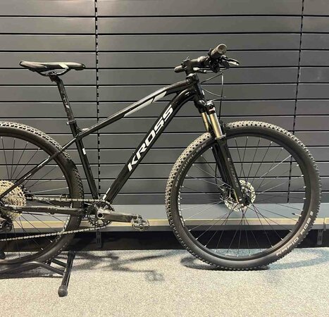 Testovaný Bicykel Kross Level 5.0 Black/Silver Glossy 2022