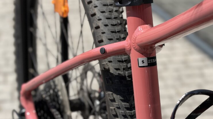 Testovaný bicykel Liv Tempt 4 Terra Roza 2024