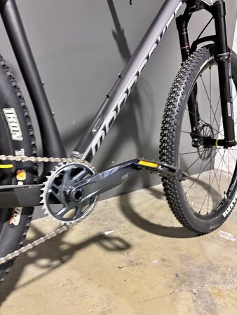 Testovaný bicykel Mondraker Chrono Carbon RR Carbon/Black/Racing silver 2022