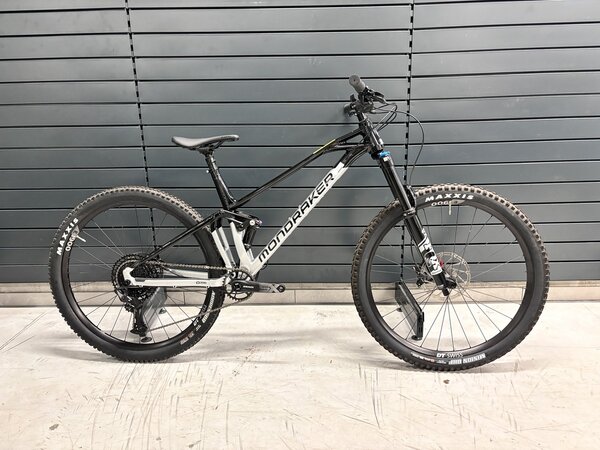 Testovaný Mondraker Foxy 29 Racing Silver/Black 2022