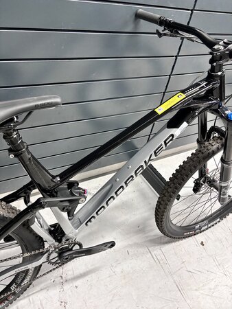 Testovaný Mondraker Foxy 29 Racing Silver/Black 2022