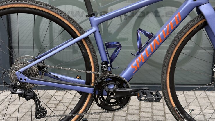 Testovaný bicykel Specialized Epic Hardtail Comp Gloss Blue Tint Carbon/Ion 2019