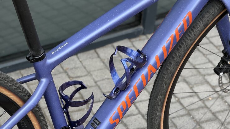Testovaný bicykel Specialized Epic Hardtail Comp Gloss Blue Tint Carbon/Ion 2019