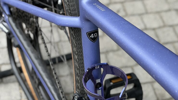 Testovaný bicykel Specialized Epic Hardtail Comp Gloss Blue Tint Carbon/Ion 2019