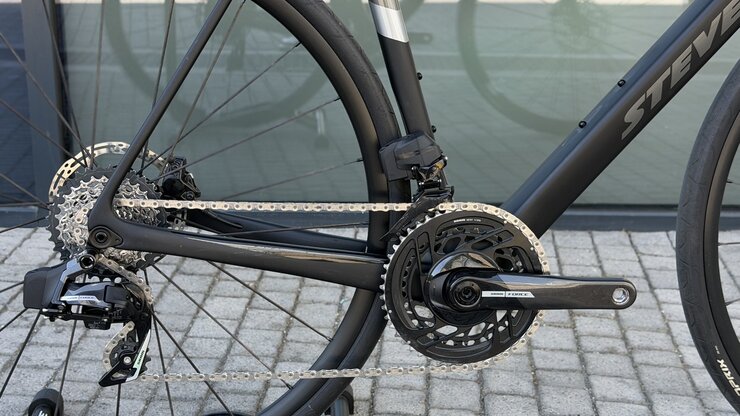 Testovaný bicykel Stevens Izoard Pro Disc Stealth Black