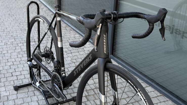 Testovaný bicykel Stevens Izoard Pro Disc Stealth Black