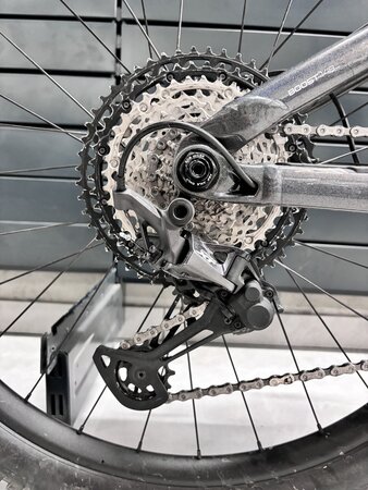 Testovaný bicykel Trek Remedy 8 Dark Prismatic 2022