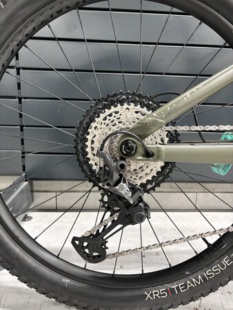 Testovaný bicykel Trek Remedy 8 Matte Olive Grey 2022