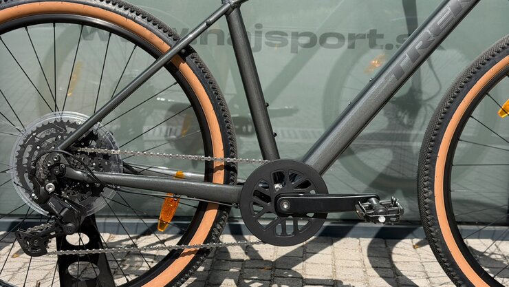 Testovaný bicykel Trek Dual Sport 2 Gen 5 Lithium Grey 2025