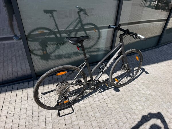 Testovaný bicykel Trek FX 3 Disc Stagger Matte Dnister Black