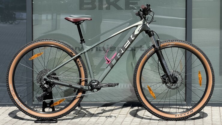 Testovaný bicykel Trek Marlin 6 Gen 3 Matte Lichen/Keswick Green Fade 2026 R109