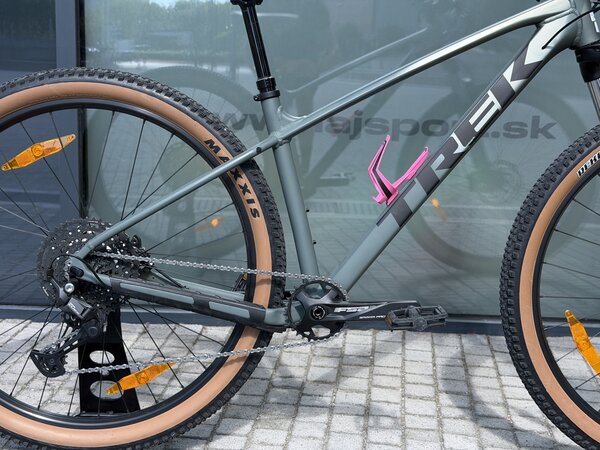 Testovaný bicykel Trek Marlin 6 Gen 3 Matte Lichen/Keswick Green Fade 2026 R109