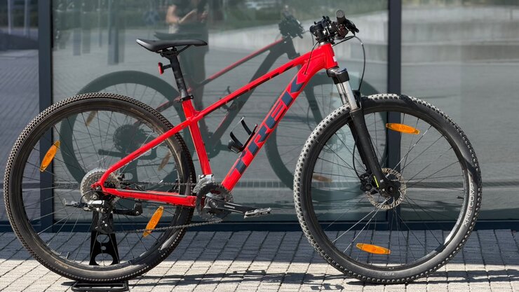 Testovaný bicykel Trek Marlin 6 Radioactive Red/Trek Black 2021