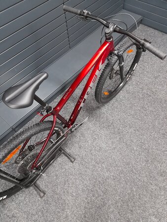 Testovaný bicykel Trek Marlin 7 Gen 3 Fury Red B-KH-4